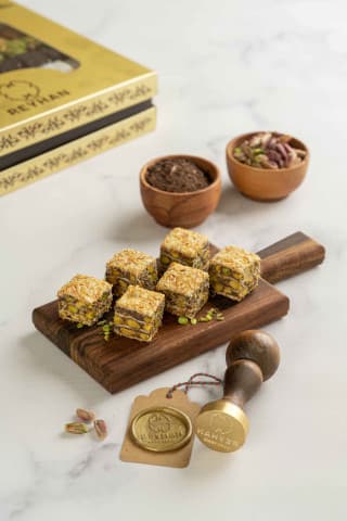 حلقوم بقلاوة بالكنافة والفستق 500Gr