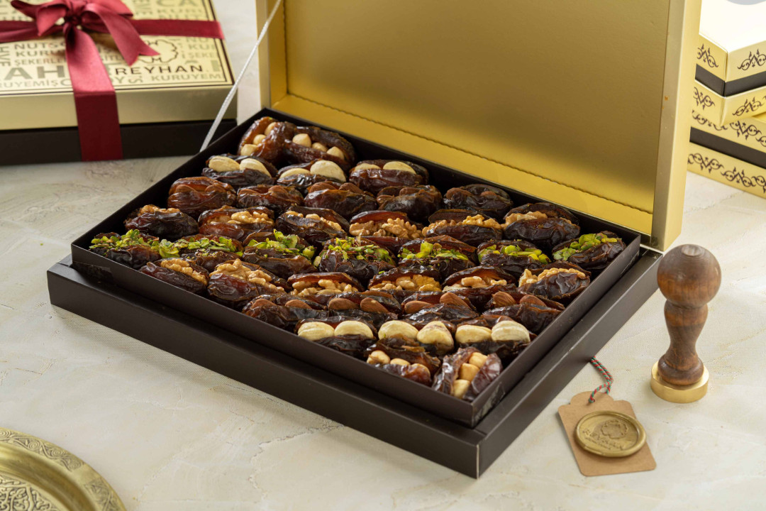  Box Of Dates